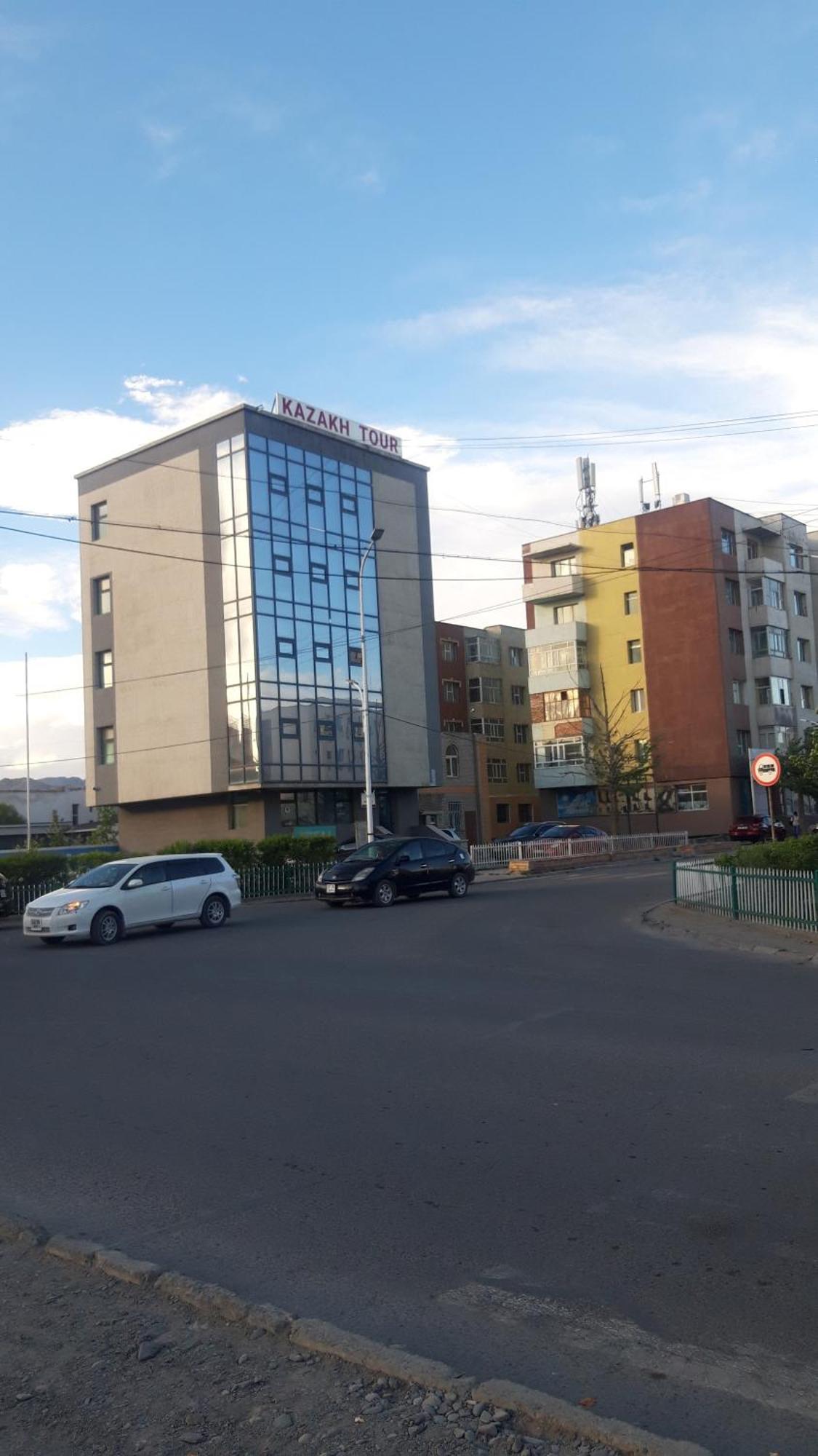 3 Rooms Apartment In The Centre Of Ulgii City Екстериор снимка